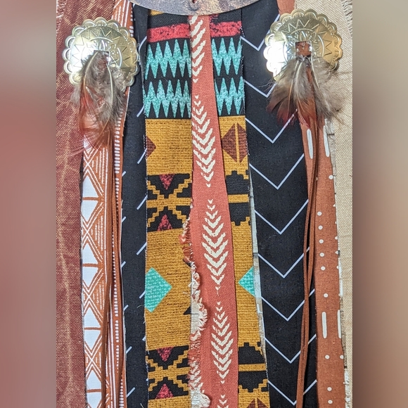 NWT Handcrafted Rustic Metal Star With Conchos Feathers & Multi Colored Trim - Picture 7 of 8